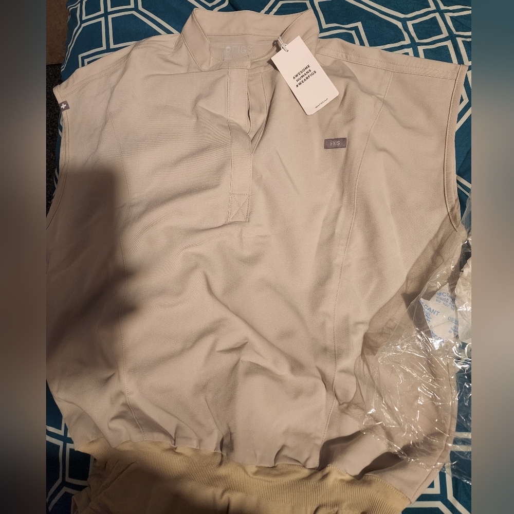 NWT Figs bone bodysuit scrub top